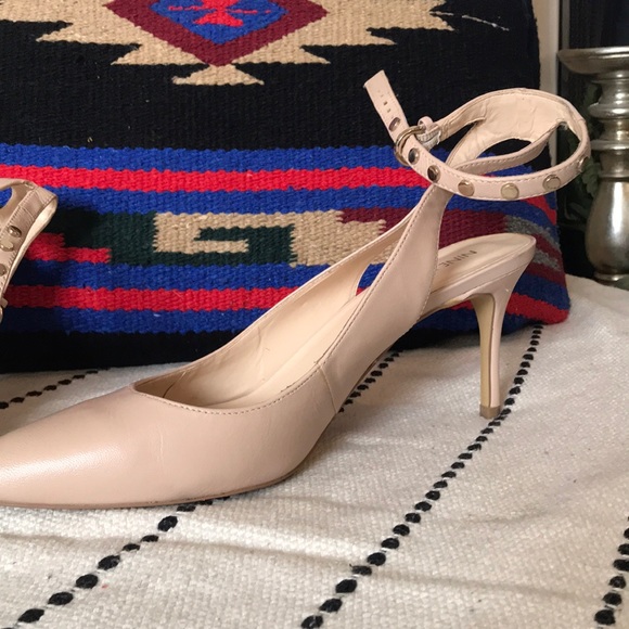 Womens Hills - Picture 2 of 5